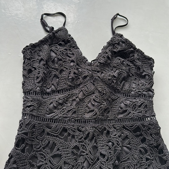 Incredible Black lace midi dress - Picture 3 of 10